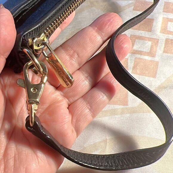 Michael Kors Jet Set Travel Black Sequin Leather Pocket Wristlet Wallet - Picture 4 of 9